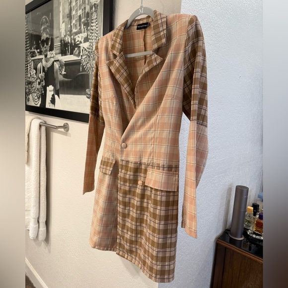PrettyLittleThing Plaid Blazer in Brown and Tan - Picture 1 of 3
